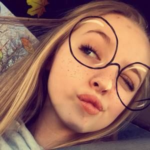 Meet your Posher, Alexandrea